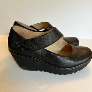 Fly London Mary Jane so 40